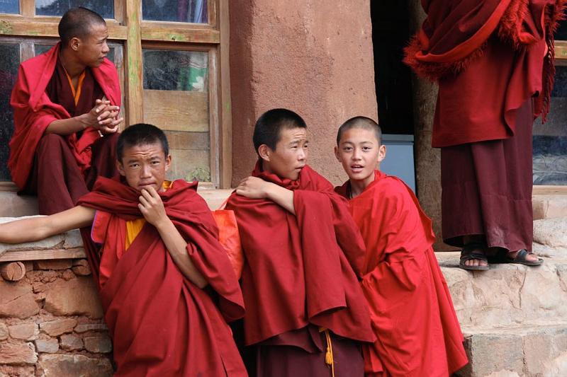 141 Young trainee monks in Ngor Monastery.jpg